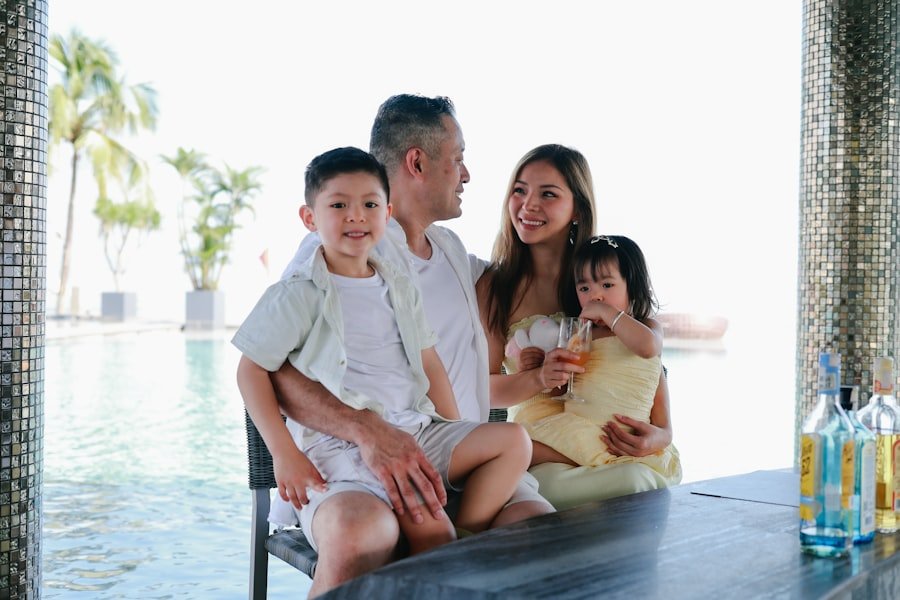 Photo family real estate buying benefits