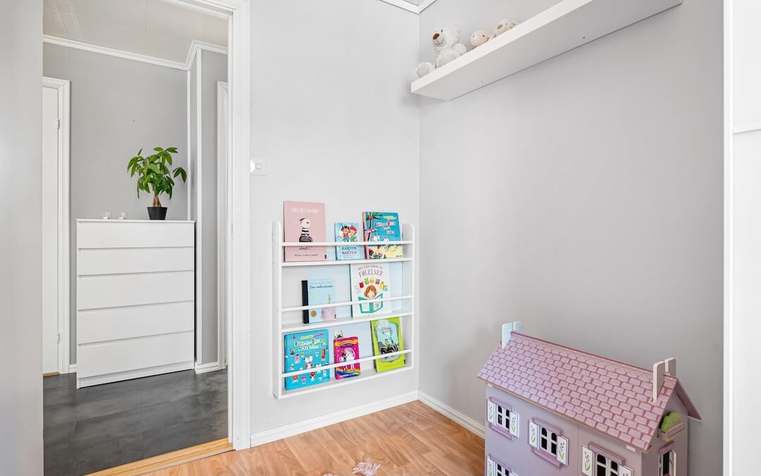Optimiser rangement petit appartement: astuces pratiques