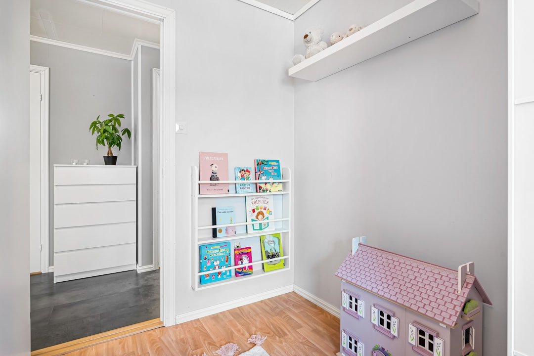 Optimiser rangement petit appartement: astuces pratiques